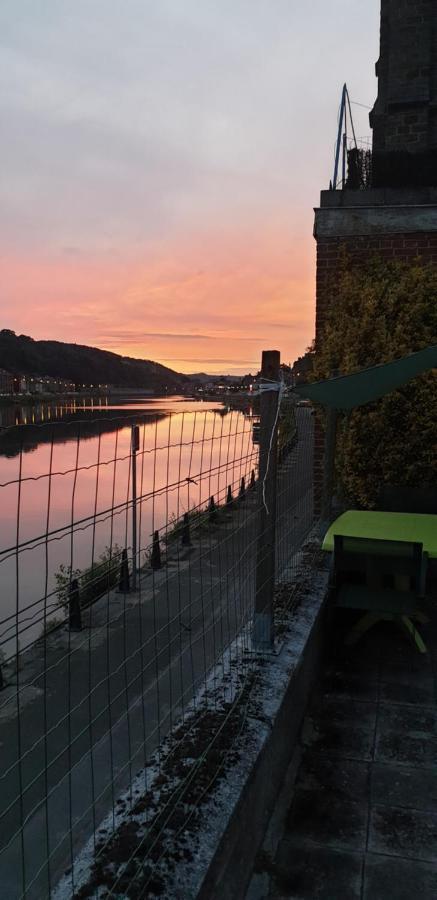 Le Bord De Meuse Appartement Dinant Buitenkant foto